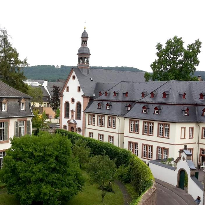 Welschnonnenkirche (links Kurie - rechts Welschnonnen-Kloster, heute AVG)